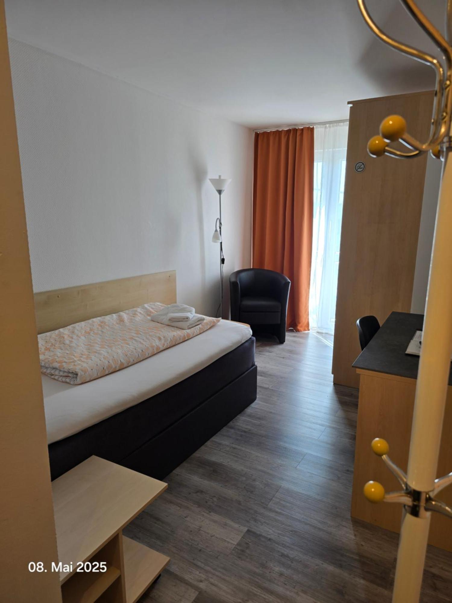 Hotel Ackermann Riedstadt Esterno foto