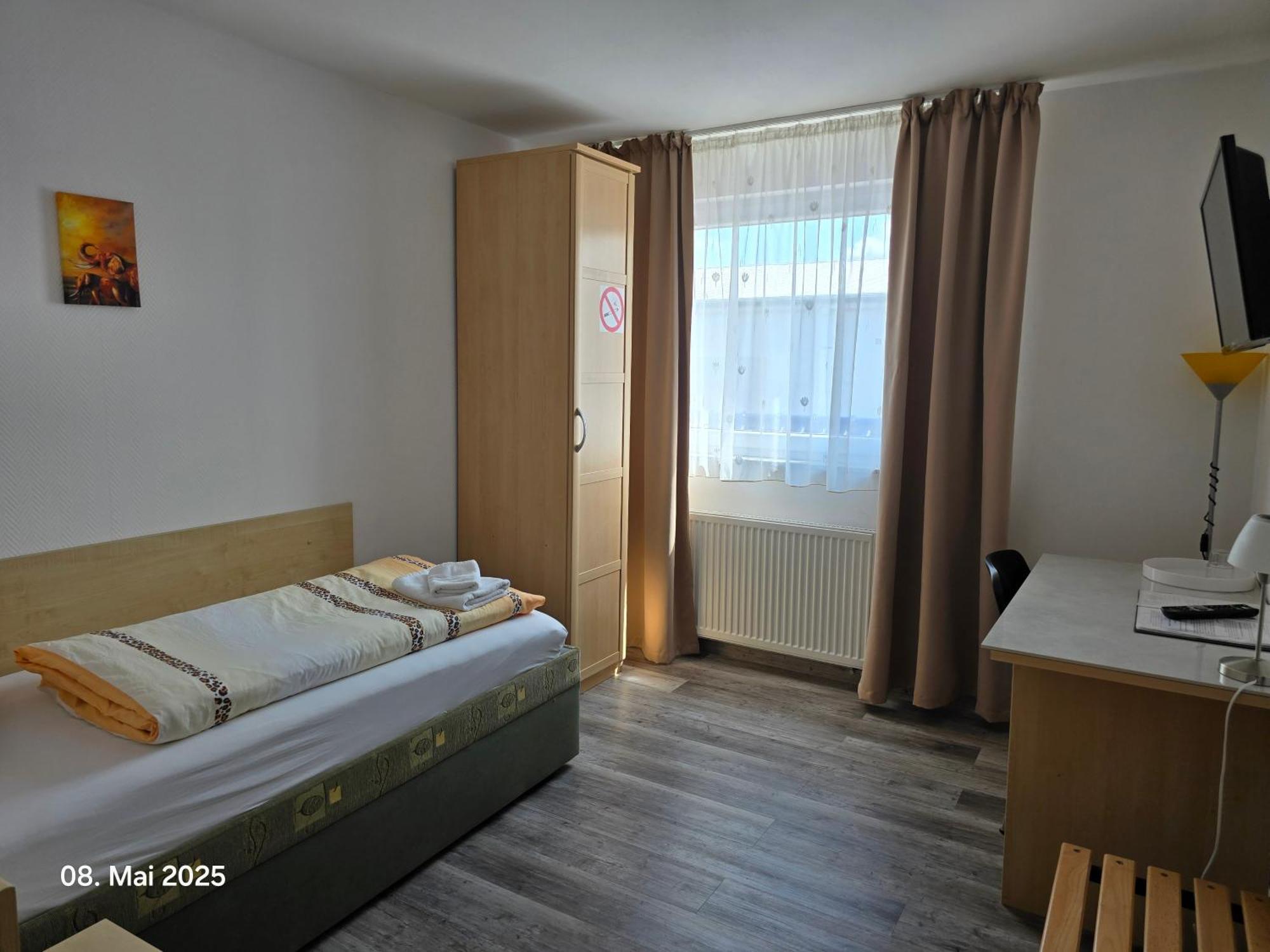 Hotel Ackermann Riedstadt Esterno foto