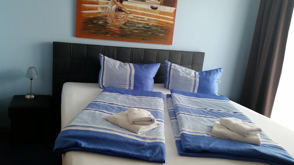 Hotel Ackermann Riedstadt Esterno foto