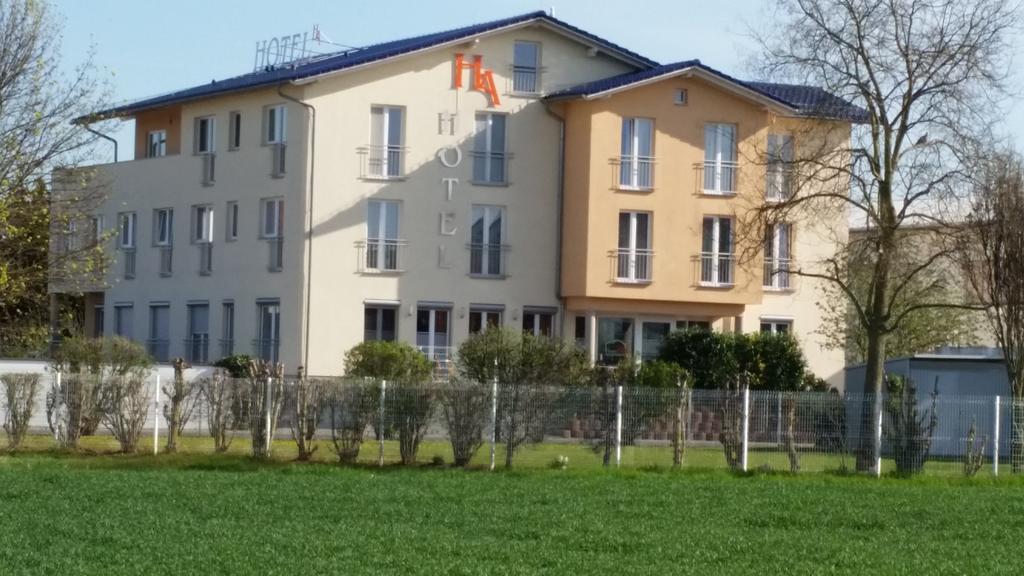 Hotel Ackermann Riedstadt Esterno foto