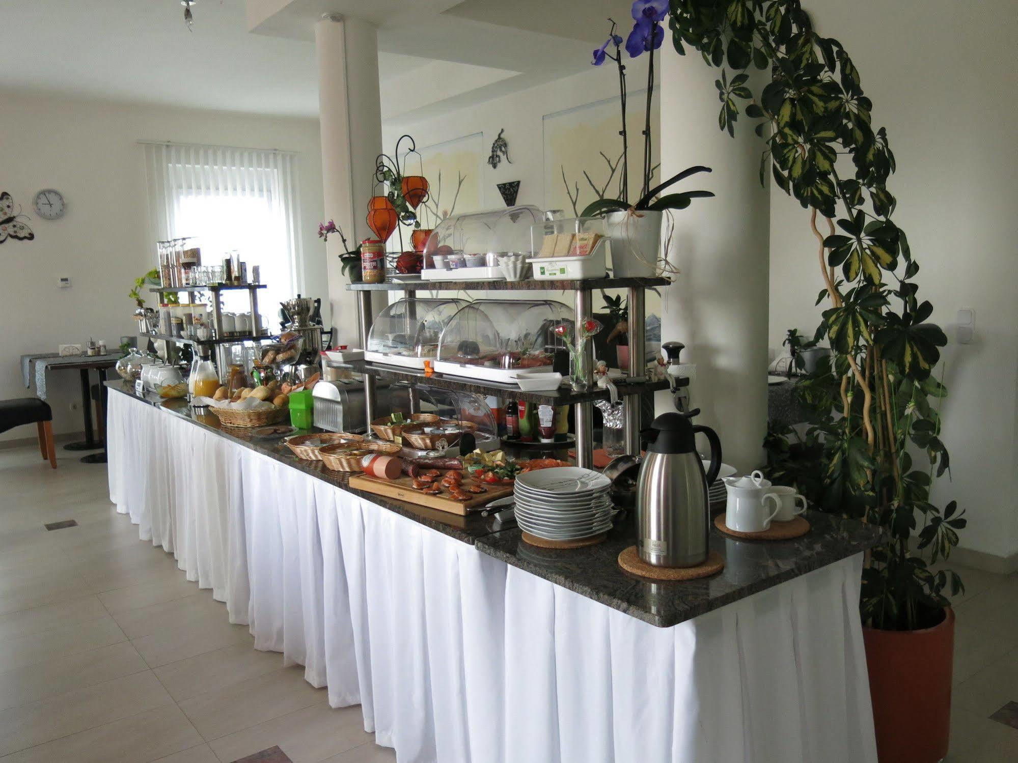 Hotel Ackermann Riedstadt Esterno foto