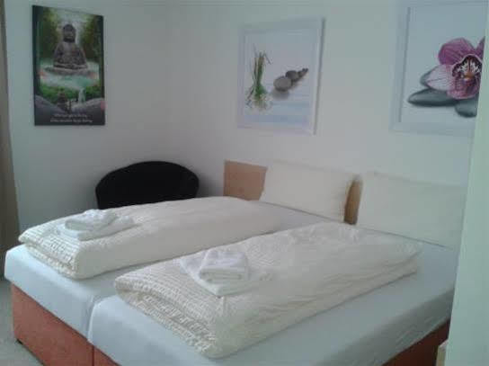 Hotel Ackermann Riedstadt Esterno foto