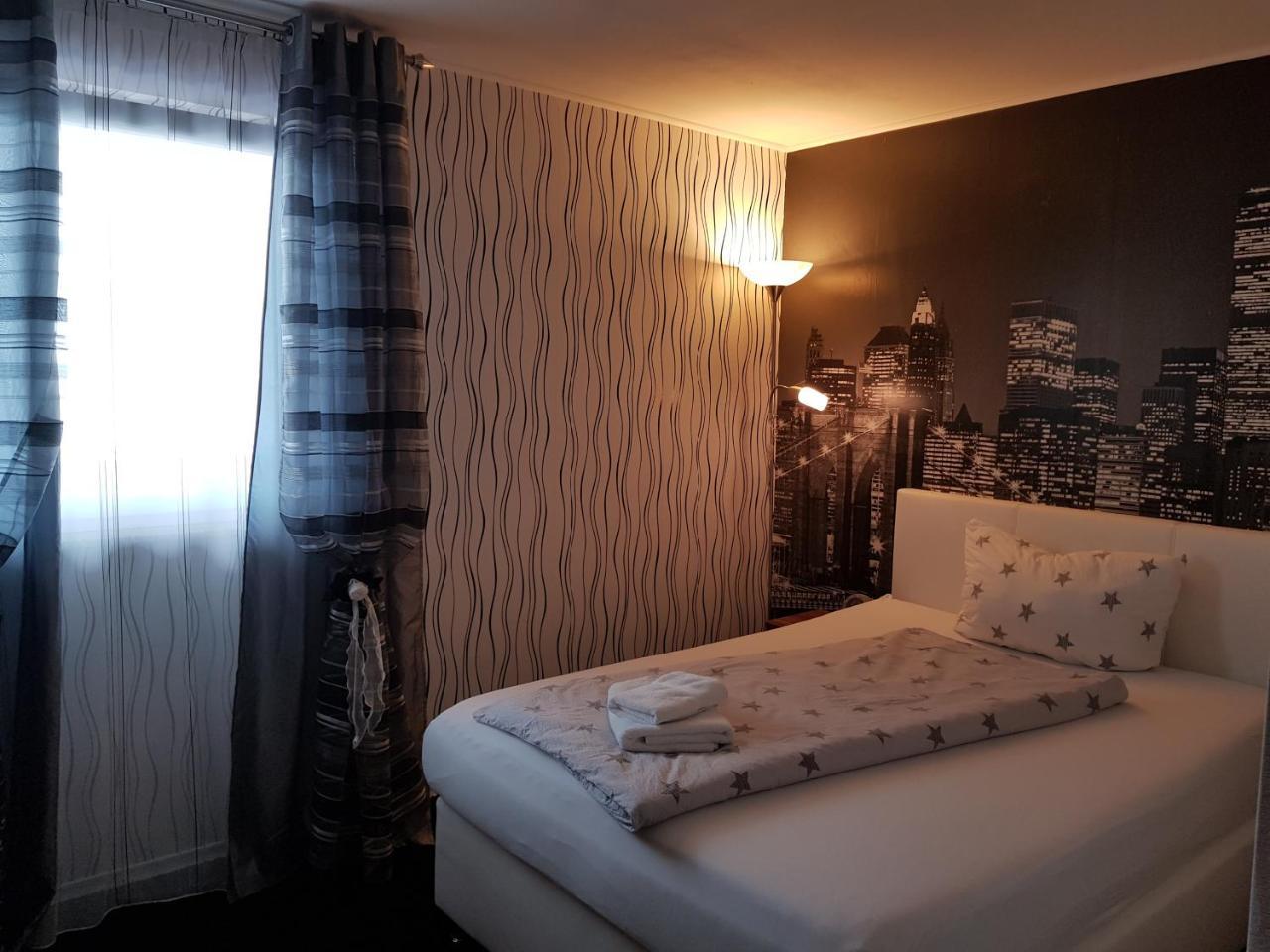 Hotel Ackermann Riedstadt Esterno foto