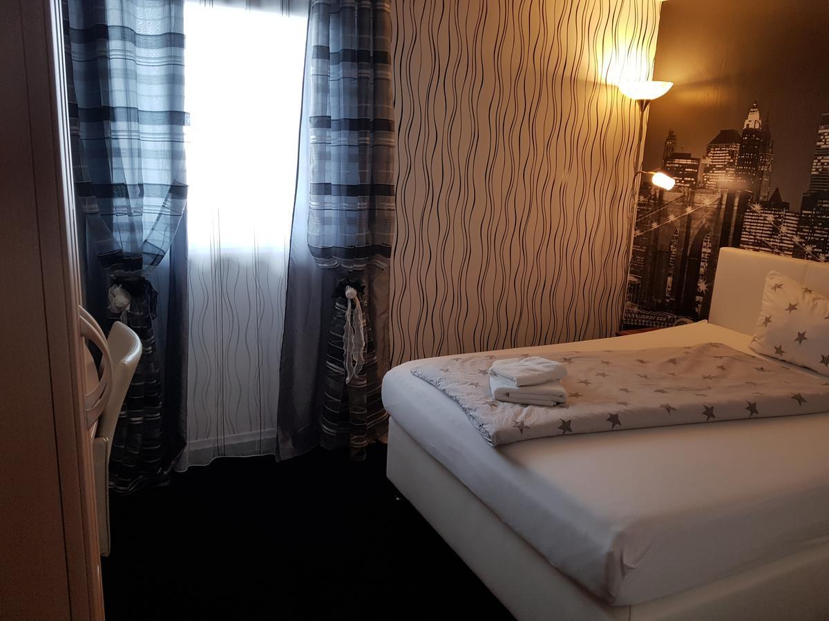 Hotel Ackermann Riedstadt Esterno foto